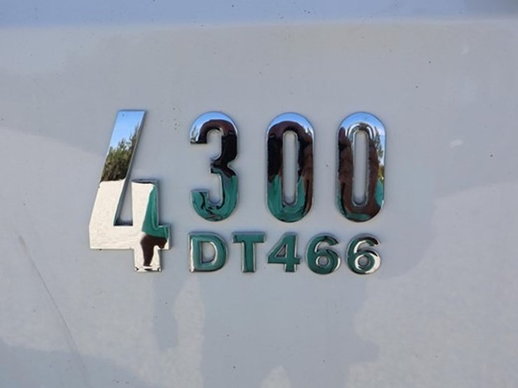 2005-international-durastar-4300-image-22