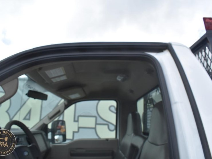 2009-ford-f350-image-26