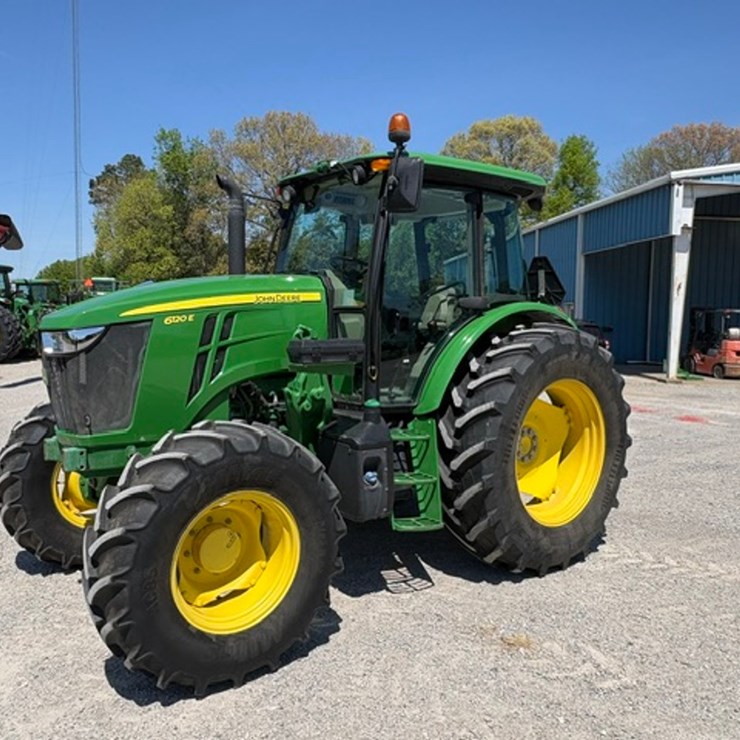 2022 JOHN DEERE 6120E