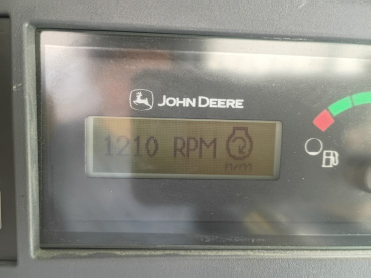 2022-deere-330g-image-38