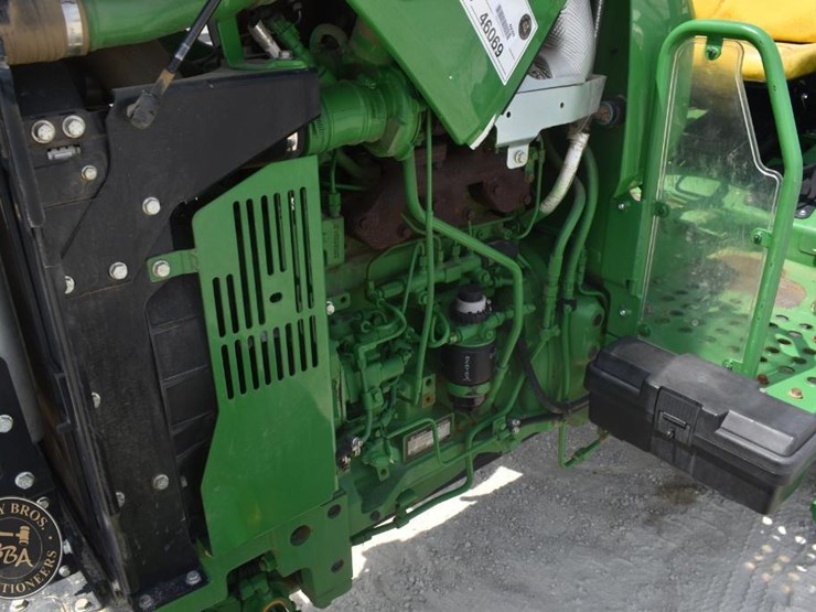 2021-john-deere-5045e-image-28