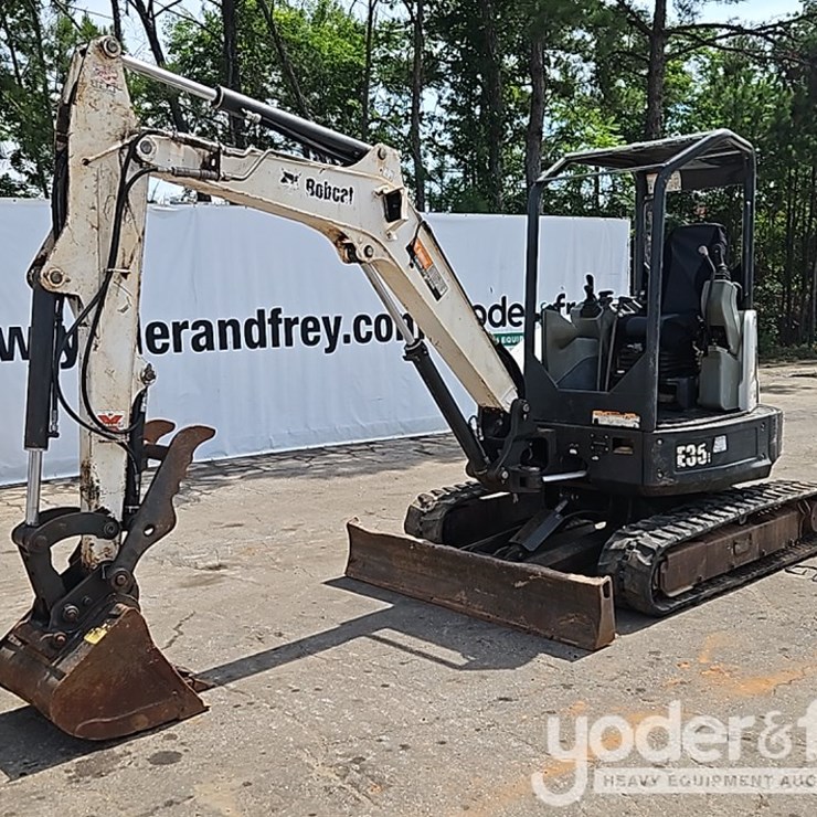 2017 BOBCAT E35i