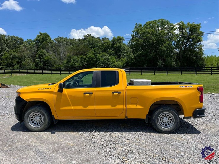 2021-chevrolet-silverado-4x4-pickup-truck-image-15