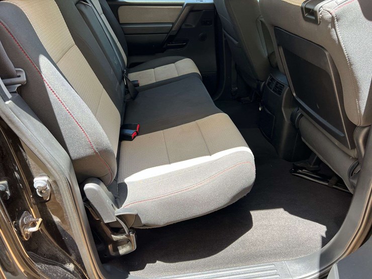 2012-nissan-titan-image-29