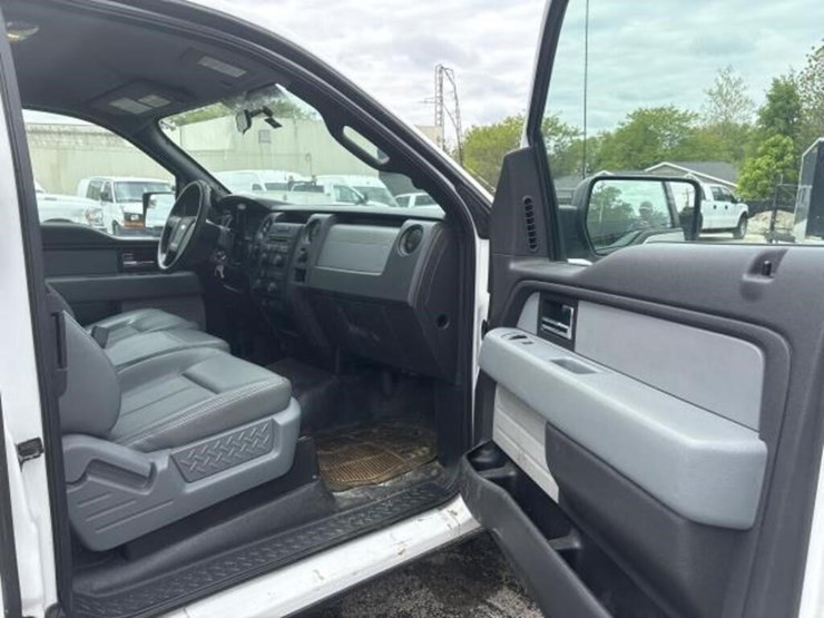 2012-ford-f150-xl-image-15