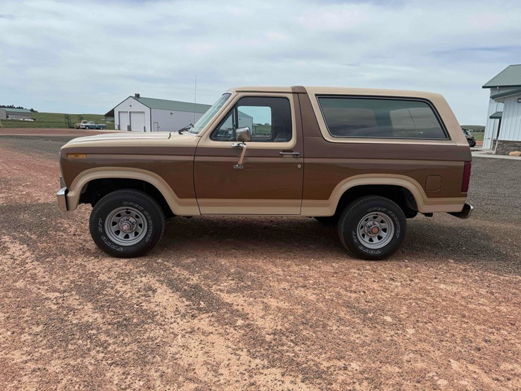 1985-ford-bronco-image-2