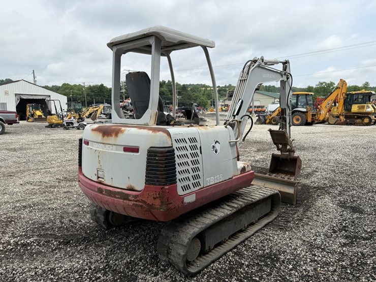 takeuchi-tb135-image-4