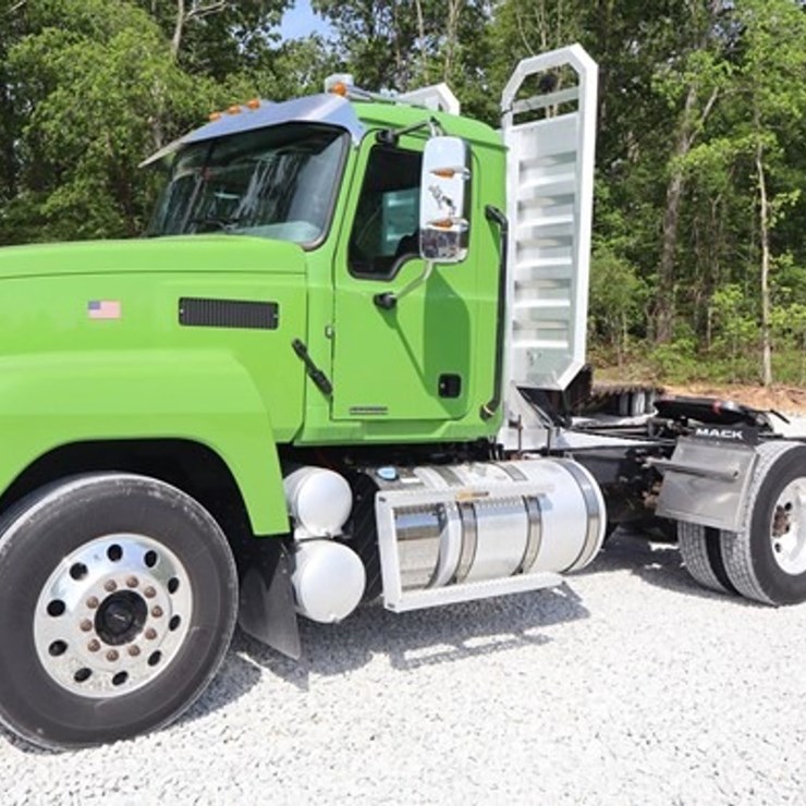 #538 • 2019 MACK PI64T DAY CAB TRUCK