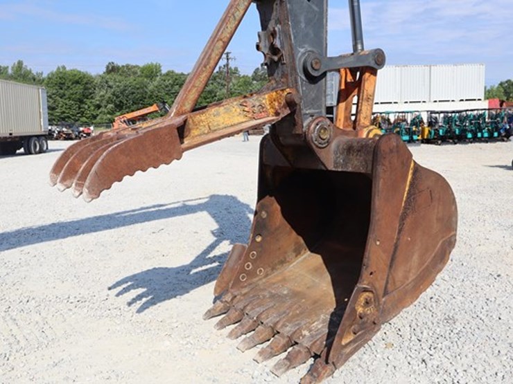 2017-deere-210g-image-13