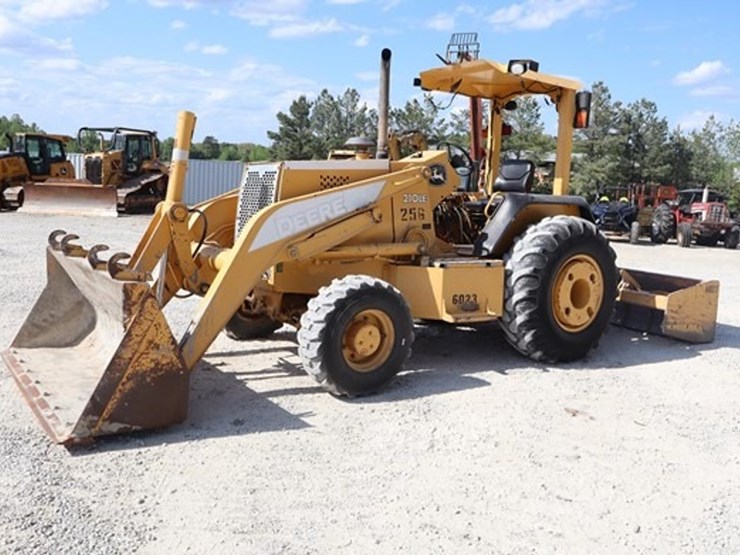 2005-deere-210le-image-1