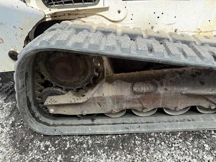 2019-bobcat-t740-image-14