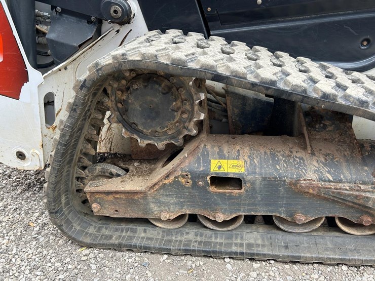 2020-bobcat-t76-image-13
