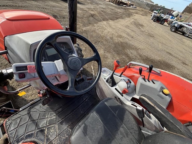 2018-kubota-m5-111d-image-23