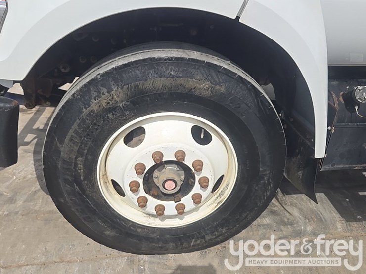 2019-ford-f750-xl-image-10