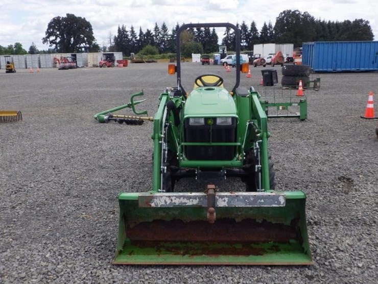 john-deere-3032e-image-2
