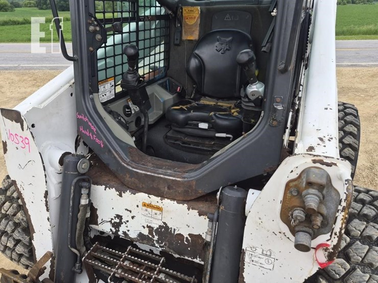 2011-bobcat-s750-image-13