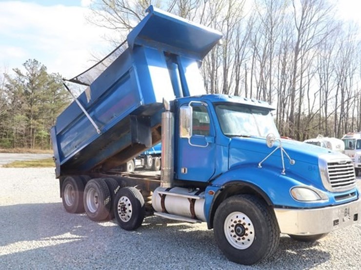 2013-freightliner-columbia-120-image-7
