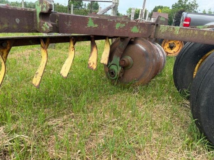 john-deere-14-image-8