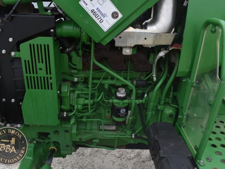 2021-john-deere-5045e-image-17