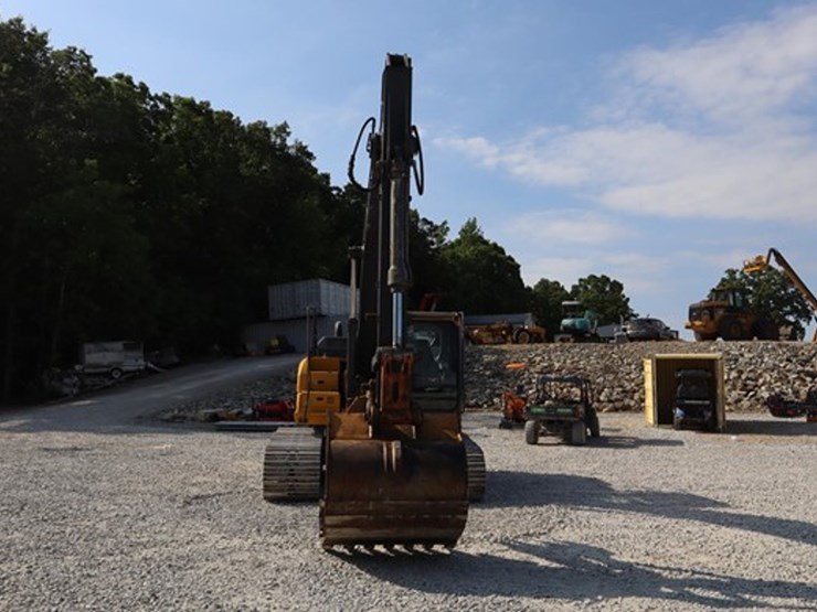 2017-deere-210g-image-8