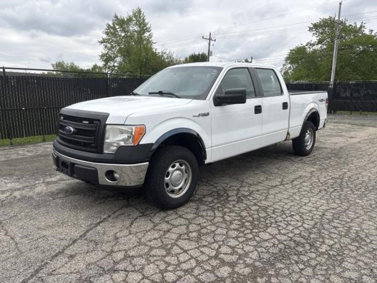 2014-ford-f150-xl-image-1
