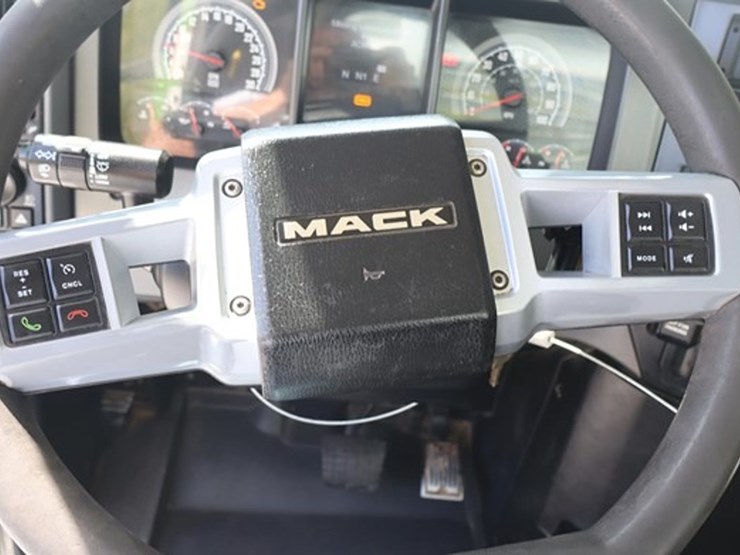 #538-•-2019-mack-pi64t-day-cab-truck-image-23