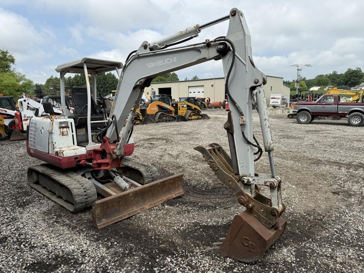 takeuchi-tb135-image-6