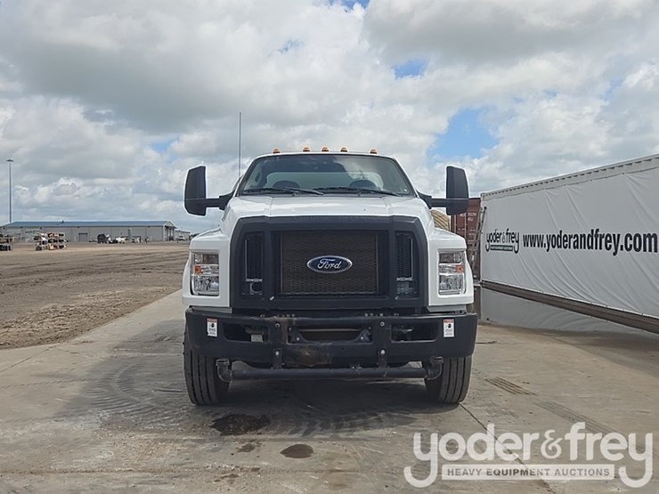 2019-ford-f750-xl-image-8