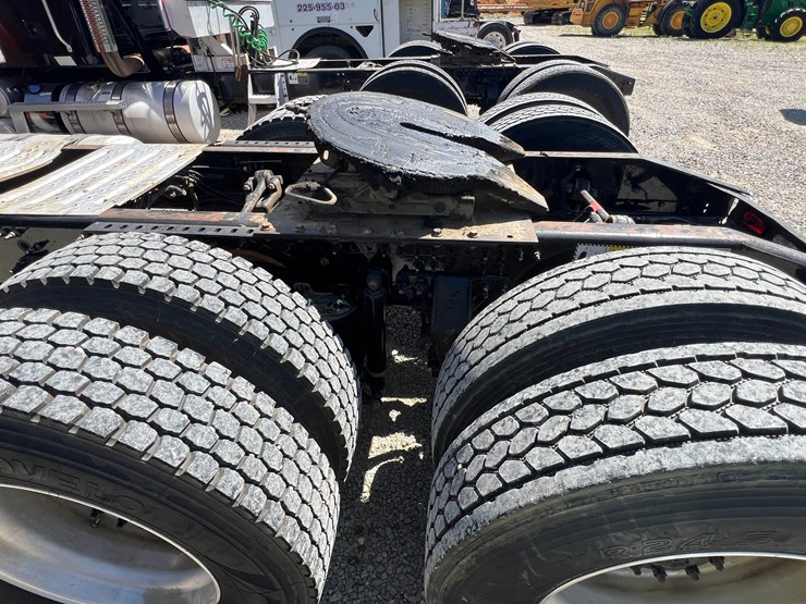 2020-mack-pinnacle-64t-image-9