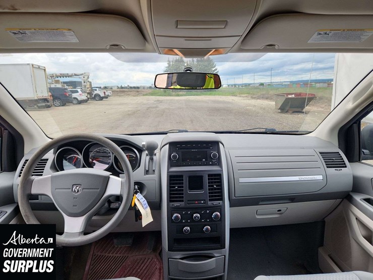 2010-dodge-grand-caravan-se-image-8