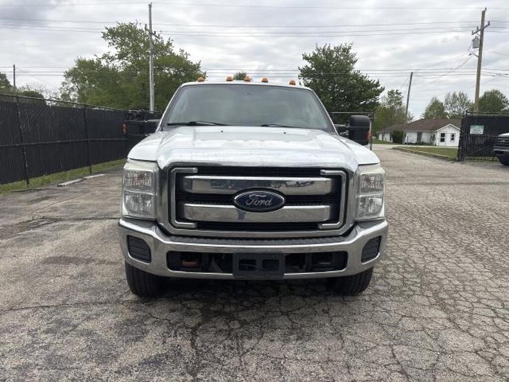 2014-ford-f350-xlt-image-7