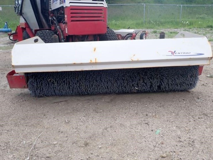 2014-ventrac-4200-image-45