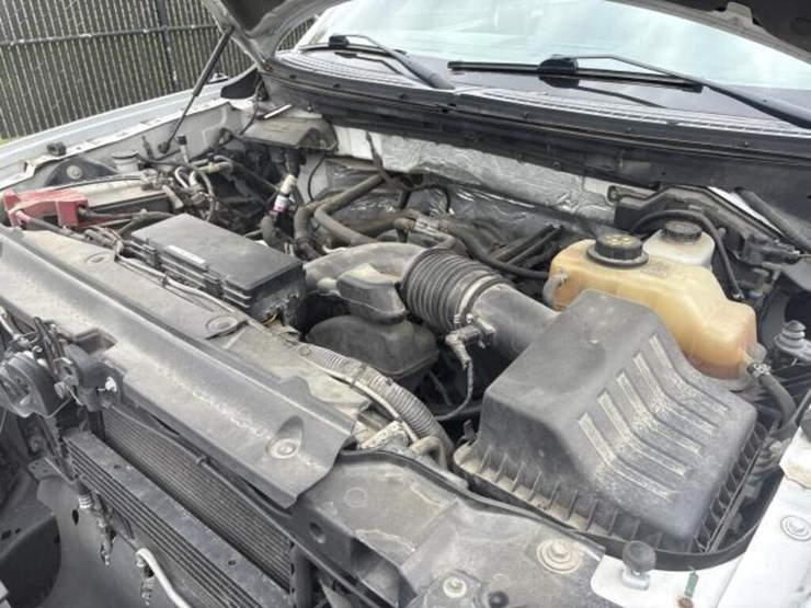 2012-ford-f150-xl-image-21