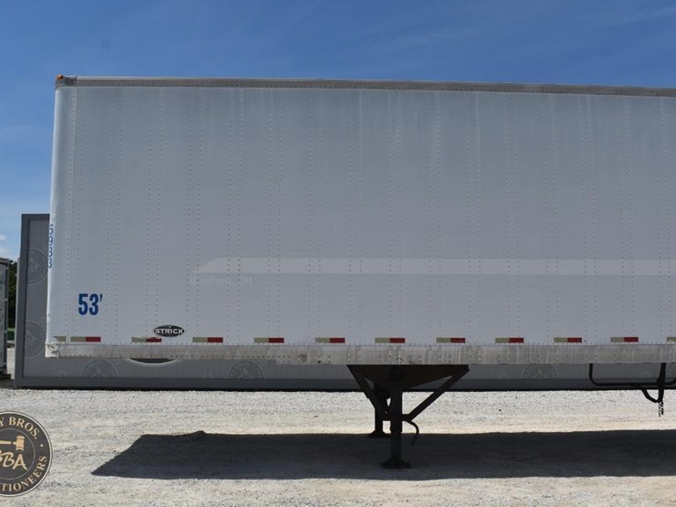 2001-strick-trailer-image-2