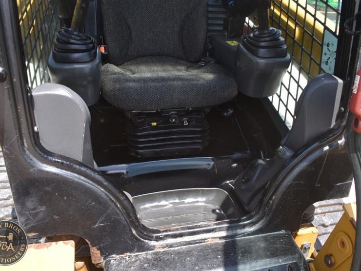 2018-caterpillar-257d-image-45
