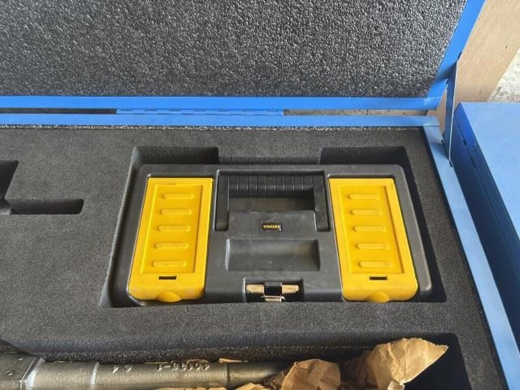 mueller-4–6in-gas-line-tapping-&-stopping-trailer-image-36