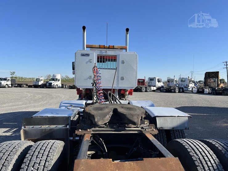 #549-•-2005-volvo-heavy-haul-day-cab-truck---osceola,-ar-image-12