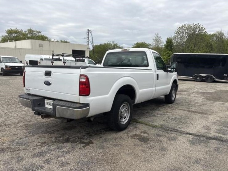 2015-ford-f250-xl-image-5