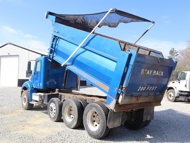 2013-freightliner-columbia-120-image-3