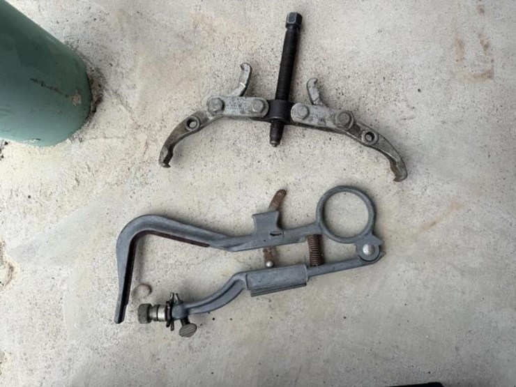 sl---car-tool-lot-image-3