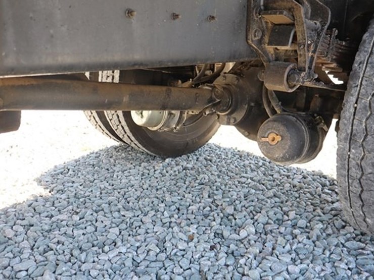 2005-international-durastar-4300-image-32