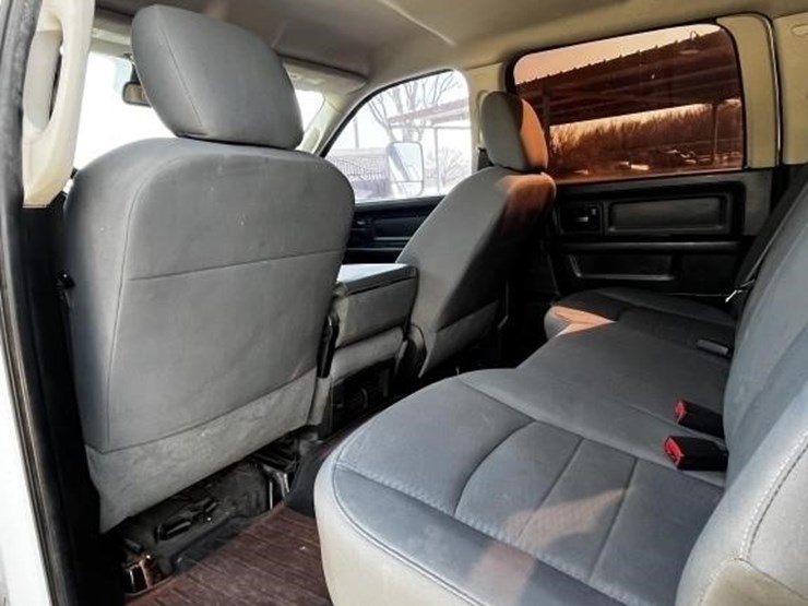 2014-dodge-ram-5500-image-16