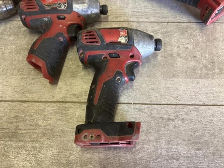 milwaukee-power-tools-and-charger-image-2