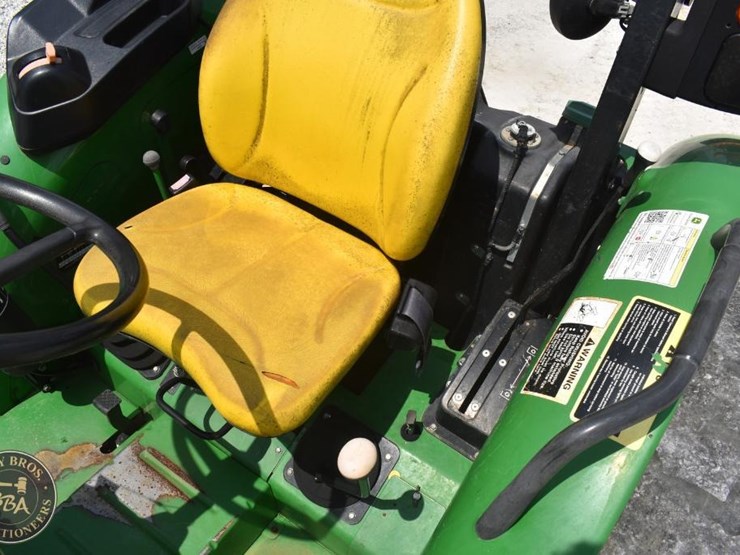 2021-john-deere-5045e-image-35