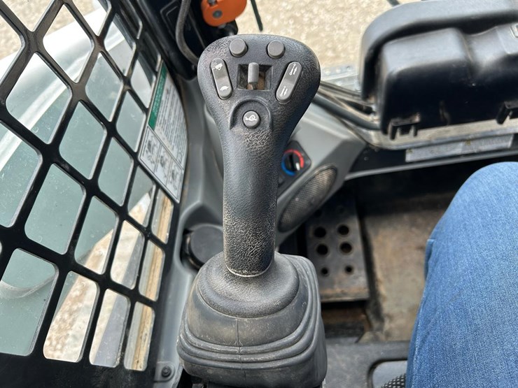 2023-bobcat-t770-image-27