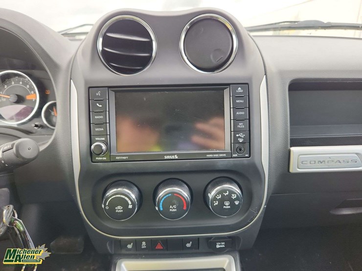 2014-jeep-compass-image-21