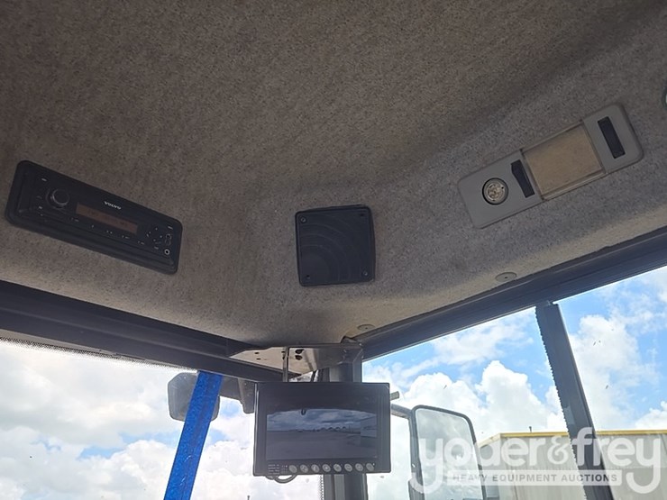 2021-volvo-a25g-image-62