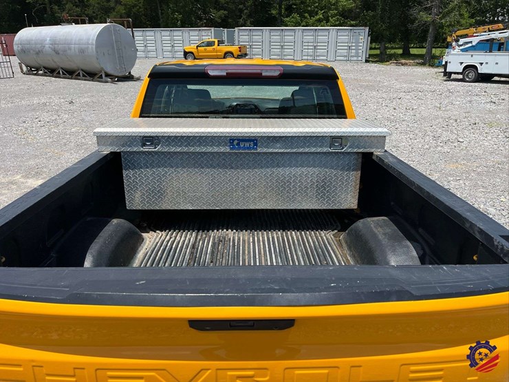 2019-chevrolet-silverado-pickup-truck-image-19