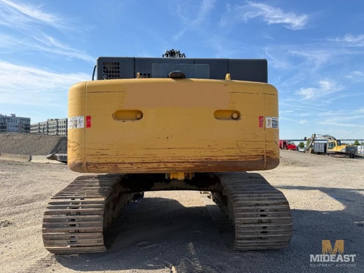 2015-deere-470g-lc-image-6