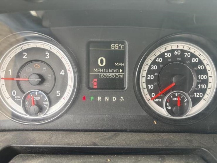 2014-dodge-3500-image-23